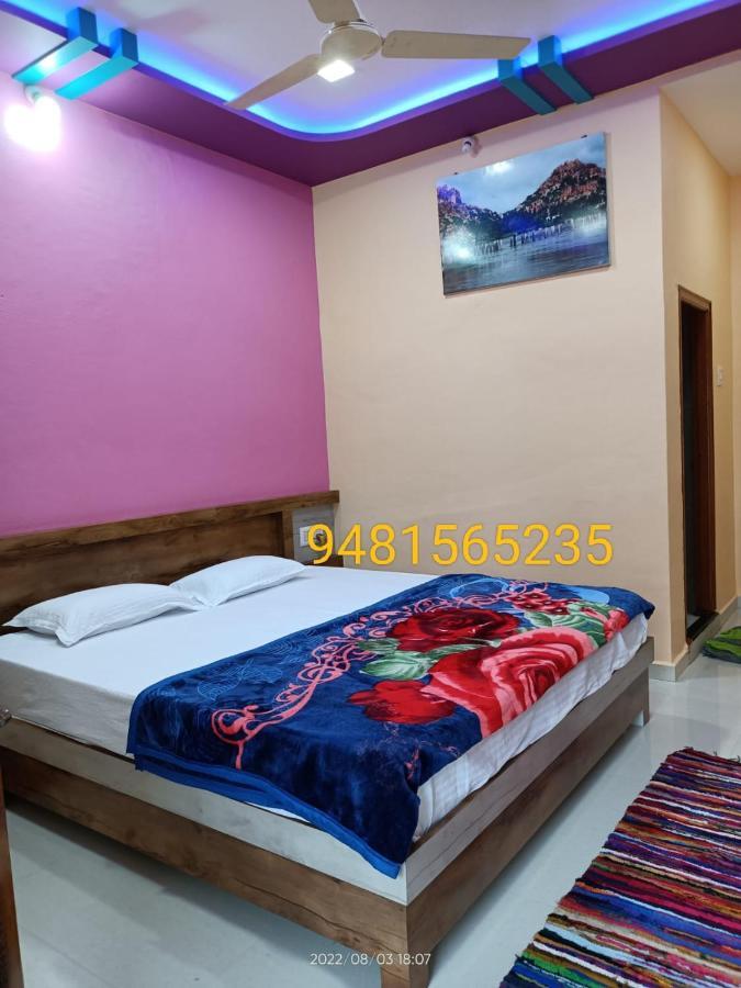 Abhi Homestay Hampi Buitenkant foto