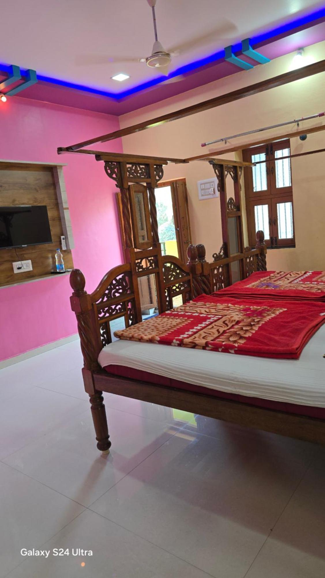 Abhi Homestay Hampi Buitenkant foto